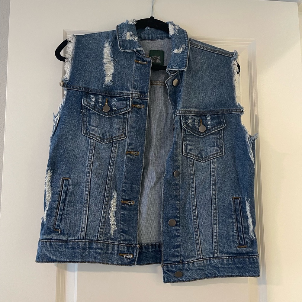 Sleeveless, distressed jean vest - Picture 2 of 5